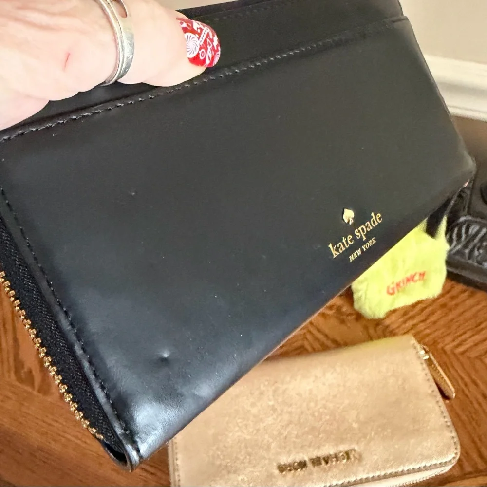 Kate Spade New York Scenic Route Car Appliqué black Leather Wallet like new